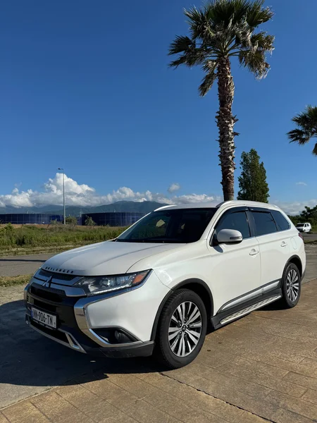 Mitsubishi Outlander 2020 — car rental Georgia