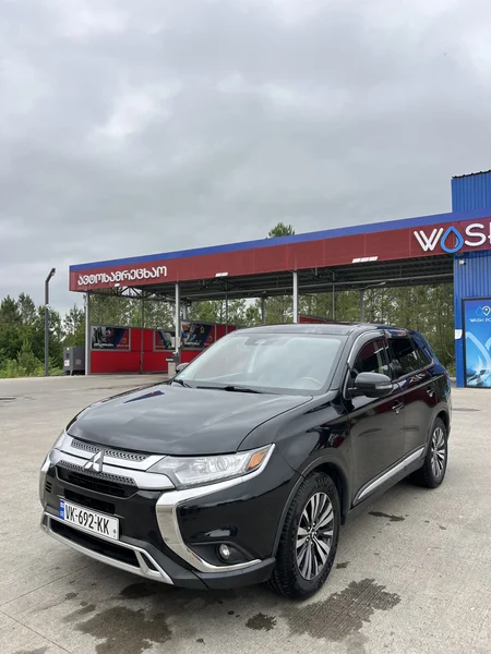 Mitsubishi Outlander 2019 — car rental Georgia