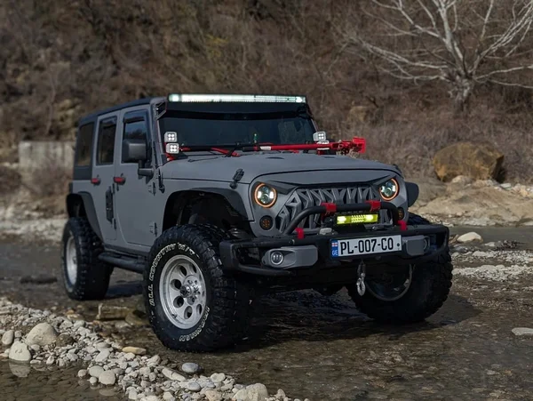 Jeep Wrangler 2018 — car rental Georgia