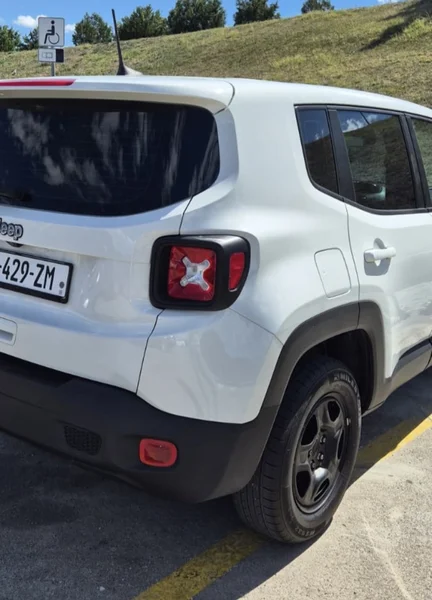 Jeep Renegade 2022 — car rental Georgia