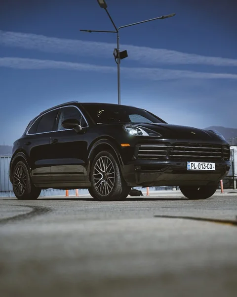 Porsche Cayenne 2012 — car rental Georgia