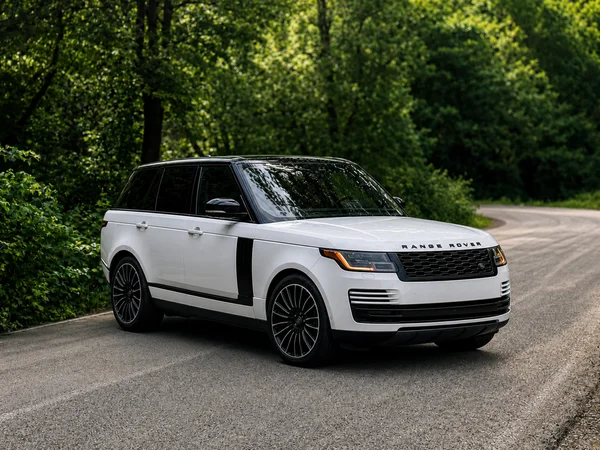 Land Rover Range Rover 2019 — car rental Georgia