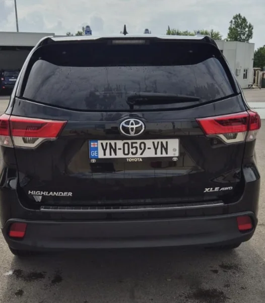 Toyota Highlander 2019 — car rental Georgia